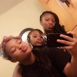 Meet your Posher, Zoe